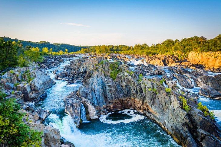 Le fleuve Potomac au parc Great Falls en Virginie