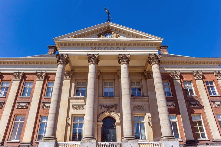 Hôtel de Ville (Stadhuis) dans la vieille ville de Groningue