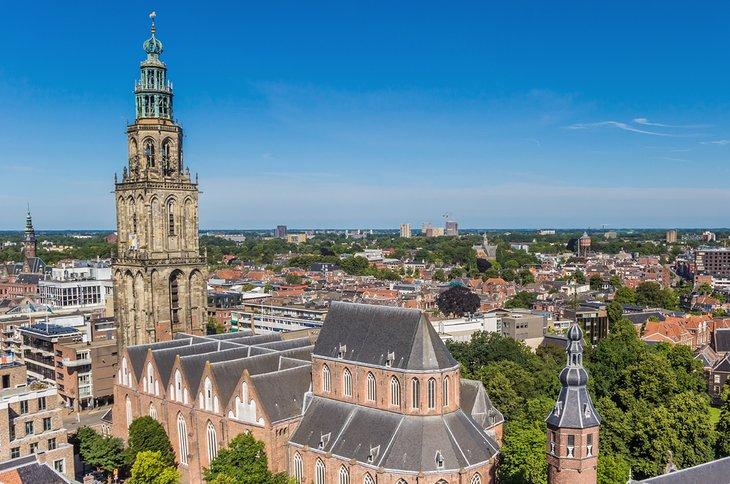Martinikerk et la tour Martini