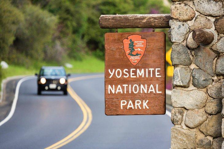 Straße zum Yosemite-Nationalpark