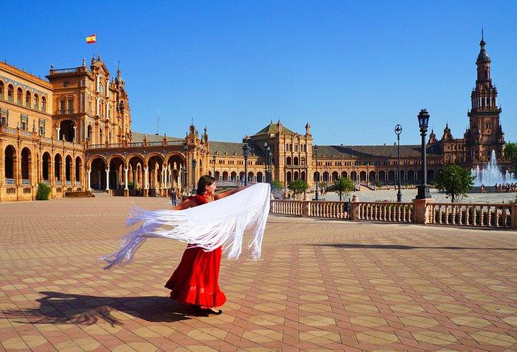 Danseur de flamenco sur la Plaza de España à Séville