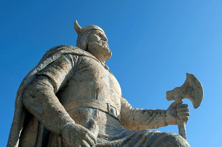 Estatua vikinga en Gimli