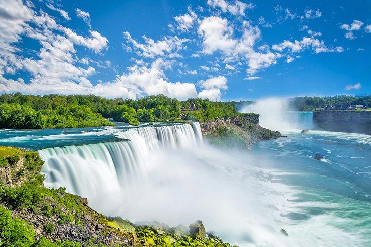Vista de las Cataratas del Niágara desde el lado de EE. UU.
