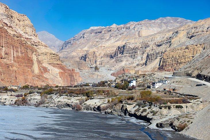 Pueblo de Chusang, región de Mustang Superior