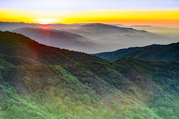 Sonnenuntergang vom Mount Umunhum Gipfel