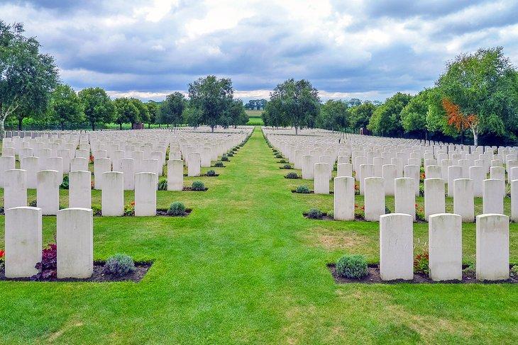 Cementerio Hooge Crater