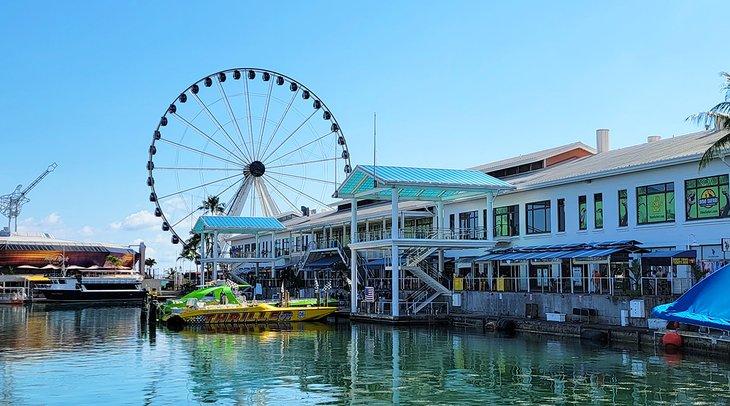 Zona del muelle en Bayside Marketplace