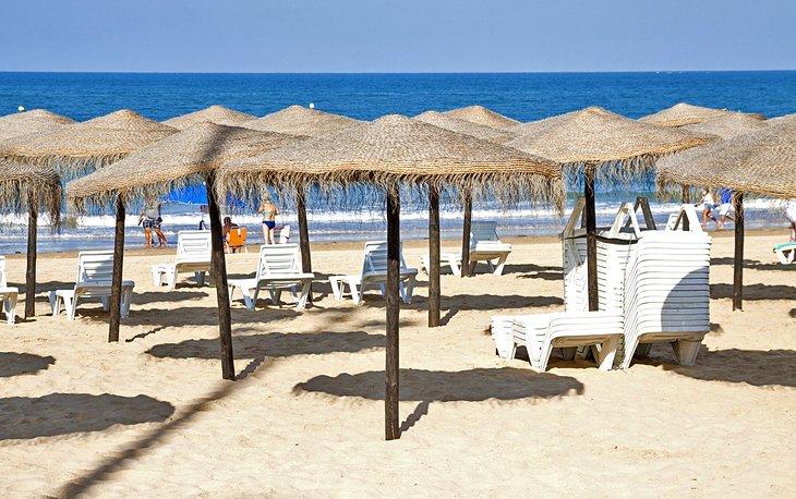 Sombrillas en Chipiona