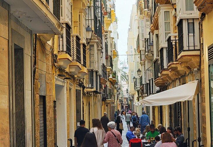 El Pópulo: El Barrio Más Antiguo de Cádiz