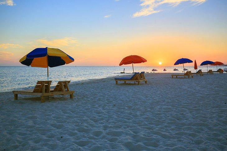 Atardecer en la costa del Golfo en Biloxi Beach