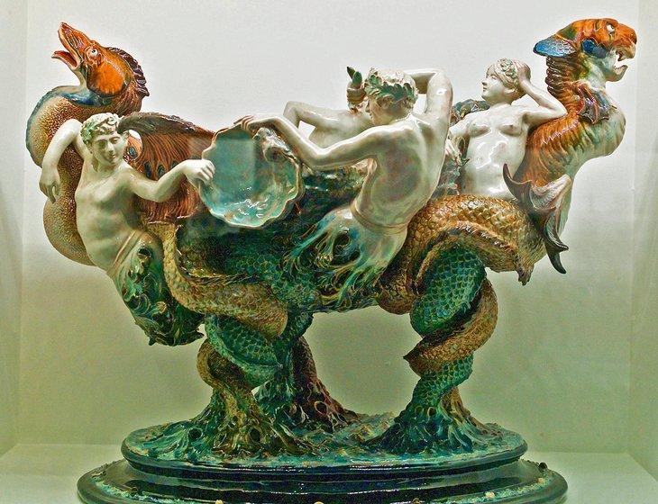 Keramische Arbeiten im Museu Bordalo Pinheiro | <a rel="nofollow noopener noreferrer" target="_blank" class="cc16_b" href="https://www.flickr.com/photos/pedrosimoes7/">Pedro Ribeiro Simões</a> / Foto geändert