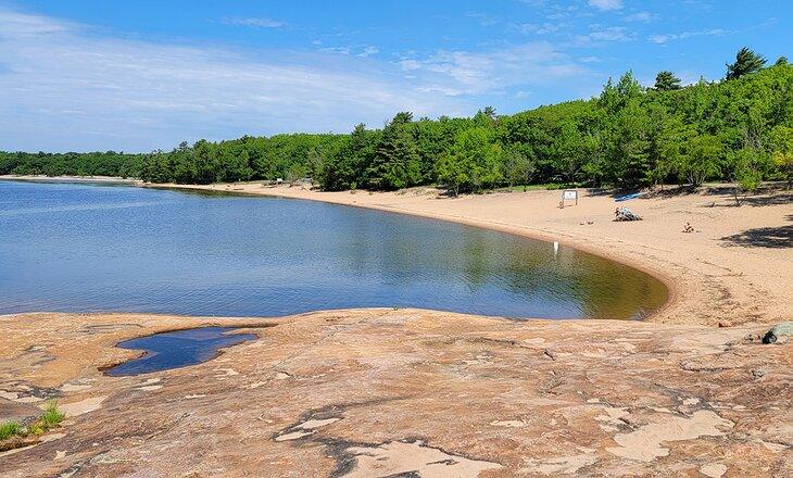 Una playa en los Parques Provinciales Killbear