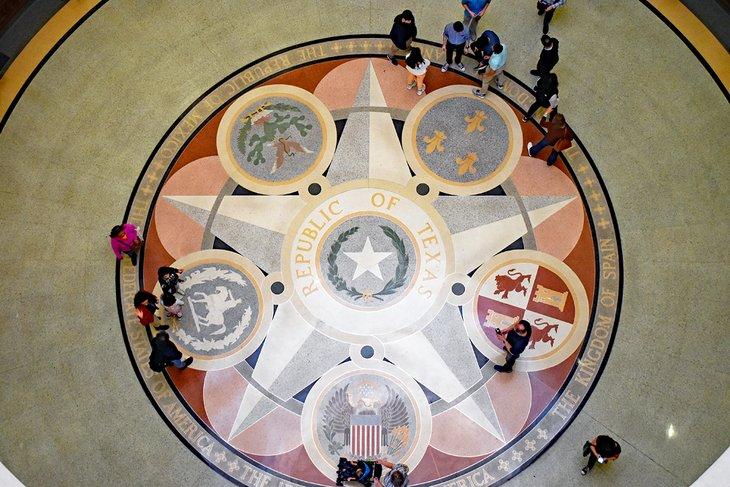 Suelo dentro del Capitolio del Estado de Texas