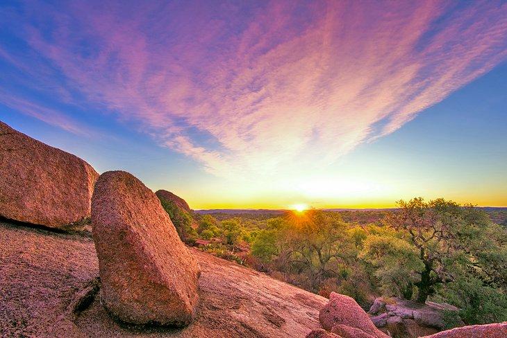 Amanecer en Enchanted Rock, Country Hill de Texas