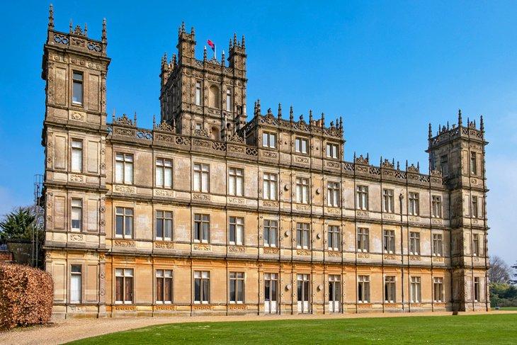 Château de Highclere : Aussi connu sous le nom de Downton Abbey