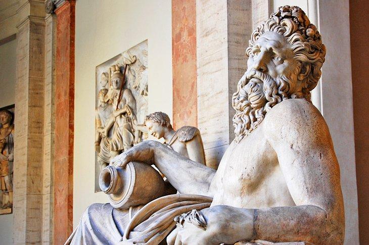 Escultura del dios río Arno en el Museo Pio Clementino, Ciudad del Vaticano