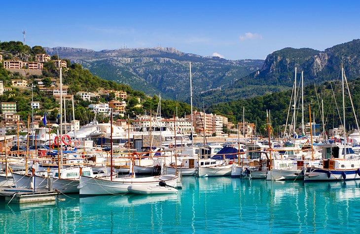 Las Bellas Escenografías del Puerto de Sóller