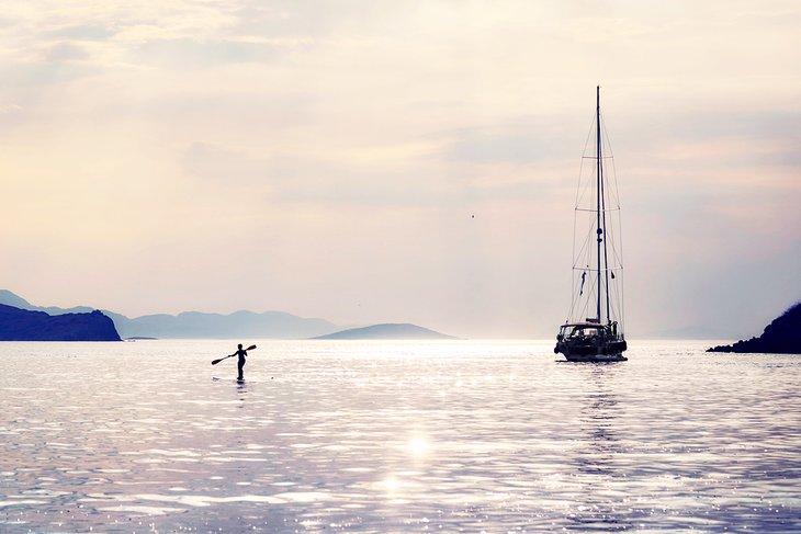 Paddleboarding en la Península del Egeo