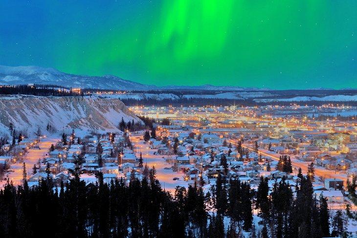 Auroras boreales sobre Whitehorse