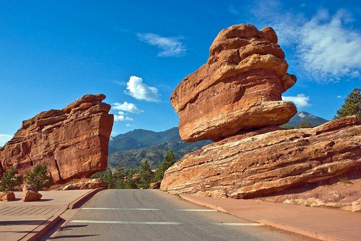 Carretera a través del Parque Garden of the Gods, Colorado Springs