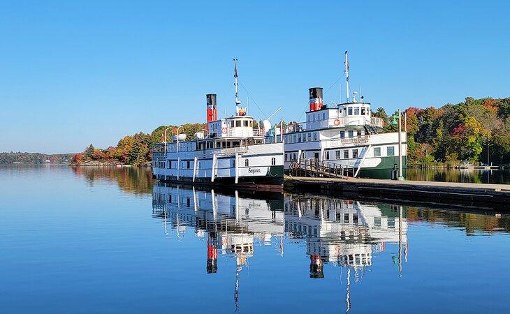 Buques de vapor atracados en Gravenhurst