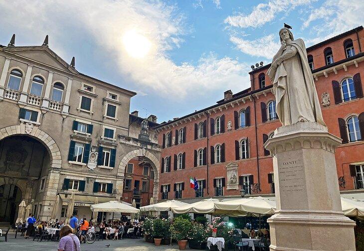 Una estatua en la Piazza dei Signori