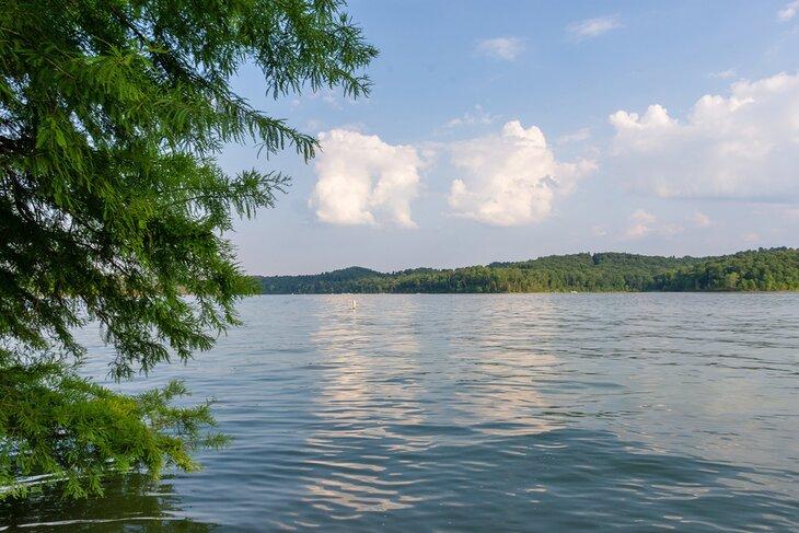 Lago Nolin River