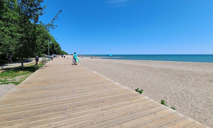 Paseo marítimo en Kew-Balmy Beach