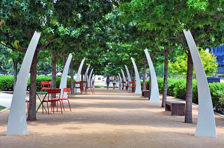 Klyde Warren Park en el Distrito de Artes de Dallas
