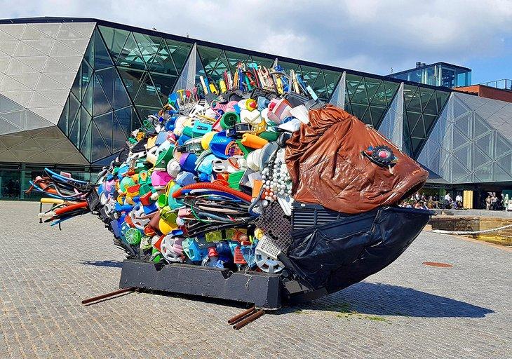 Kunst vor dem Nationalen Maritimen Museum von Dänemark, Helsingor