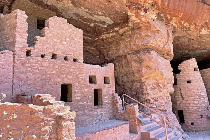 Dwellings de Cliff Manitou