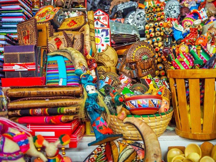 Souvenirs au marché de San Pedro