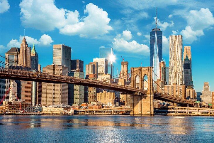 Puente de Brooklyn y el horizonte de Nueva York