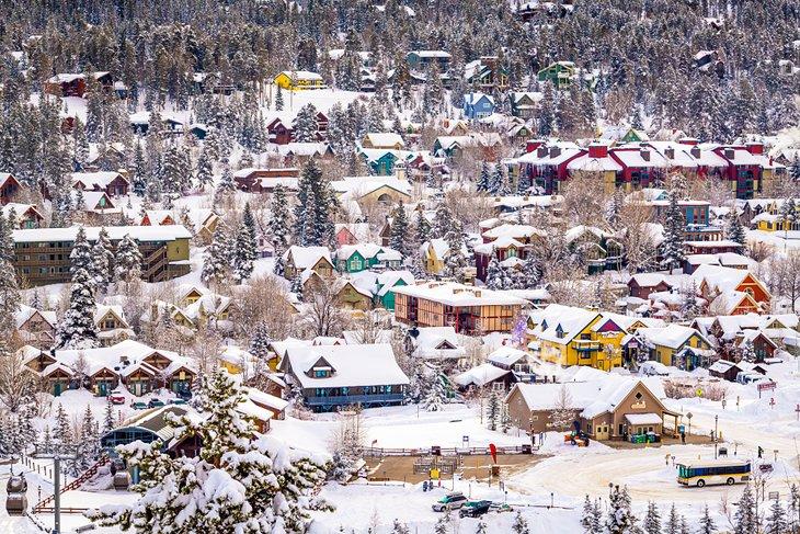 Pueblo de Breckenridge cubierto de nieve