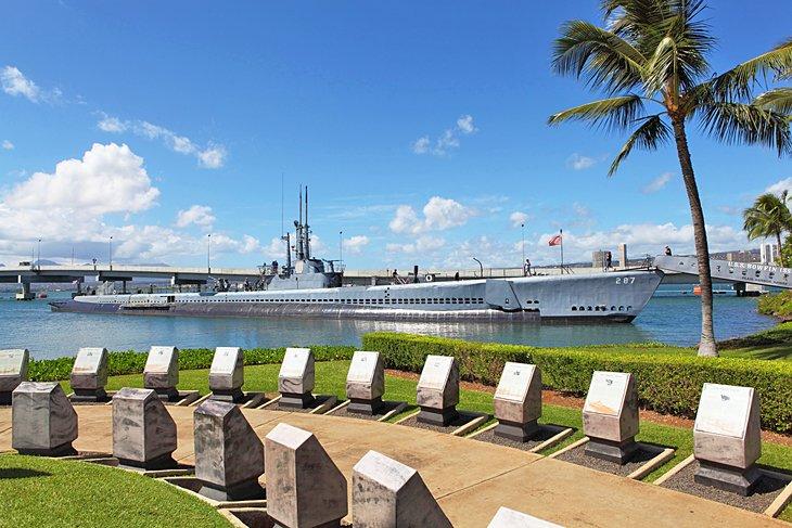 Memorial en Pearl Harbor con submarino USS Bowfin