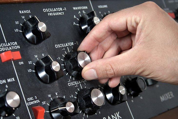 Oscilador en un teclado vintage