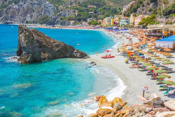 Pintoresco pueblo costero de Monterosso al Mare, Cinque Terre