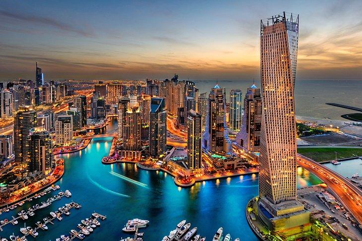 Dubai bei Dämmerung