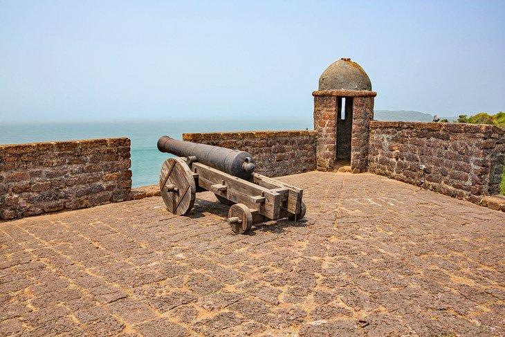 Canon au Fort Reis Magos