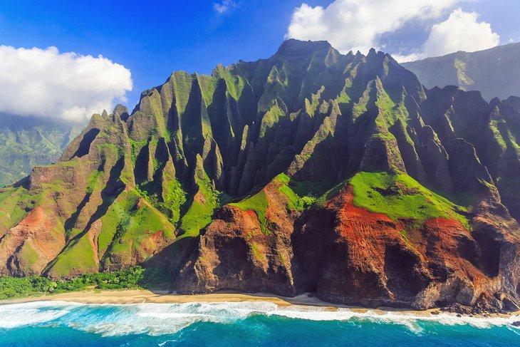 Vue aérienne de la côte Na Pali à Kauai