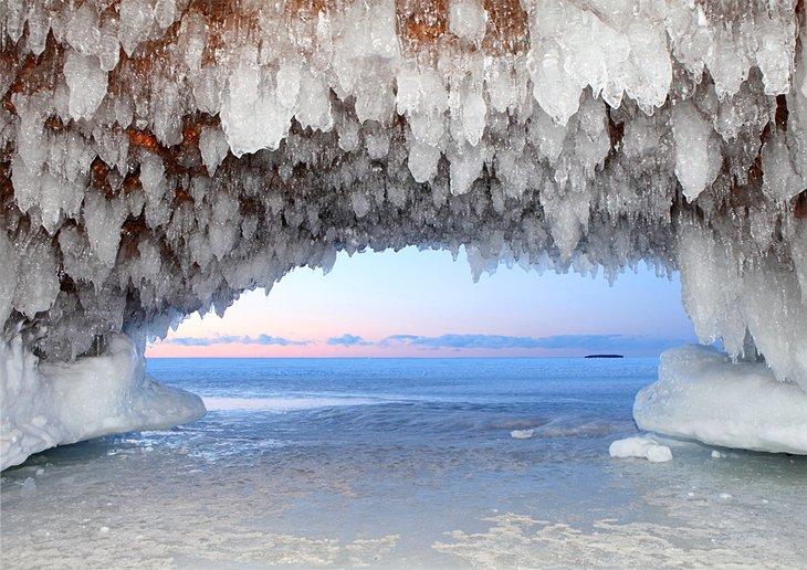 Arco de las Islas Apóstol cubierto de hielo