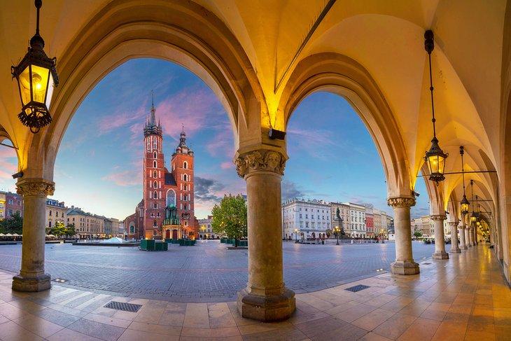 Plaza del Mercado de Cracovia al amanecer