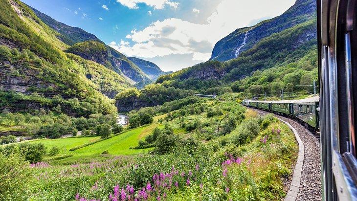 Hermosa vista desde el Flåmsbana