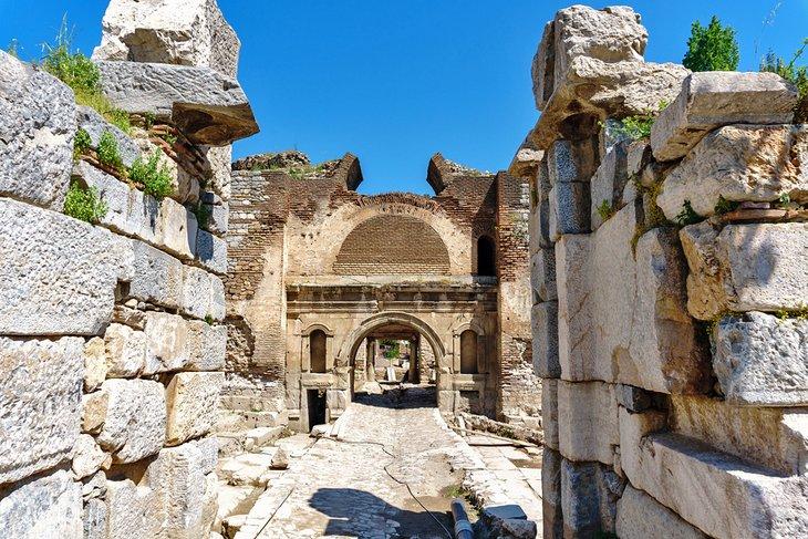Murs historiques et portes d'Iznik