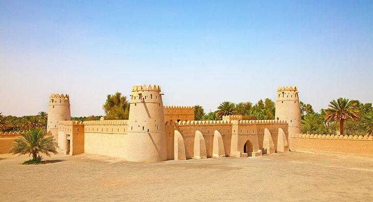 Fuerte Al Jahili en el oasis de Al Ain