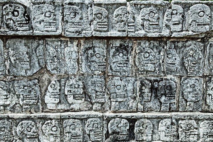 Tzompantli: Die Wand der Schädel