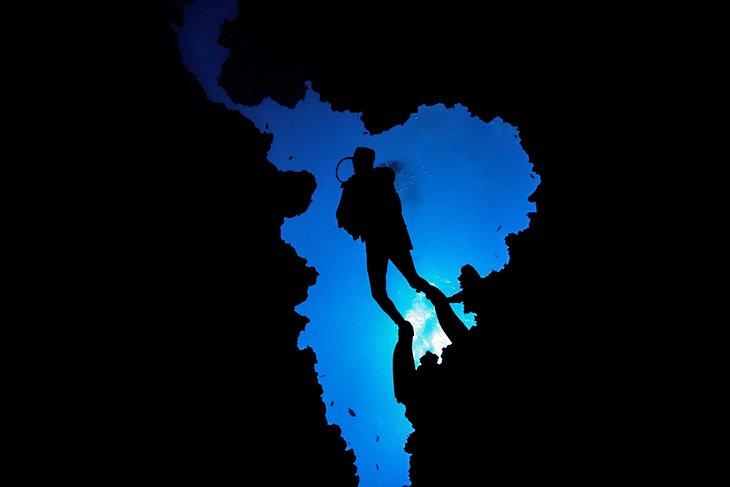 Le Trou Bleu