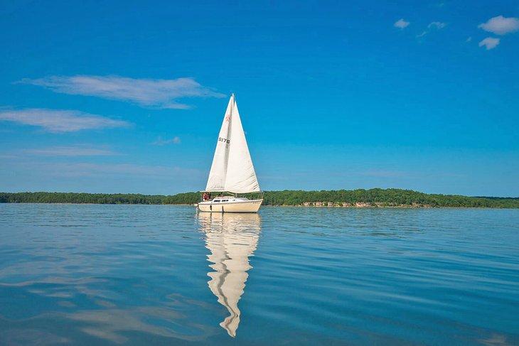 Voilier sur Stockton Lake