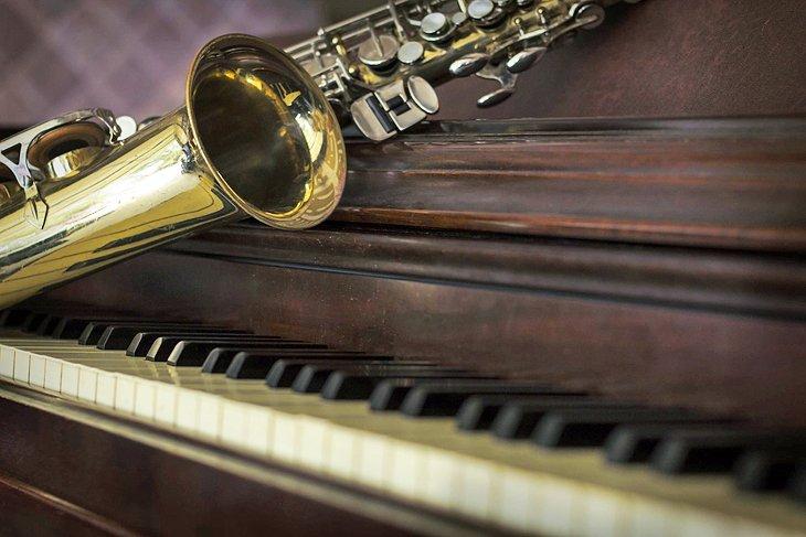 Piano y saxofón