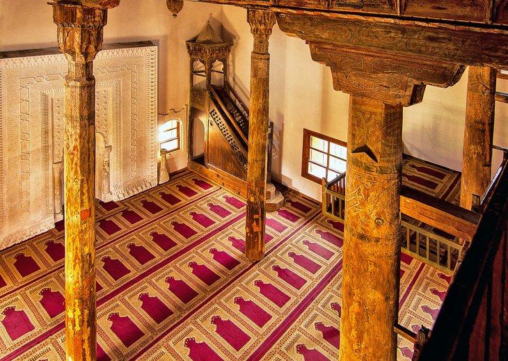 Interior de la Mezquita Mahmud Bey